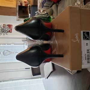 Louboutin Simple Pump Black Kid Leather Sz 39